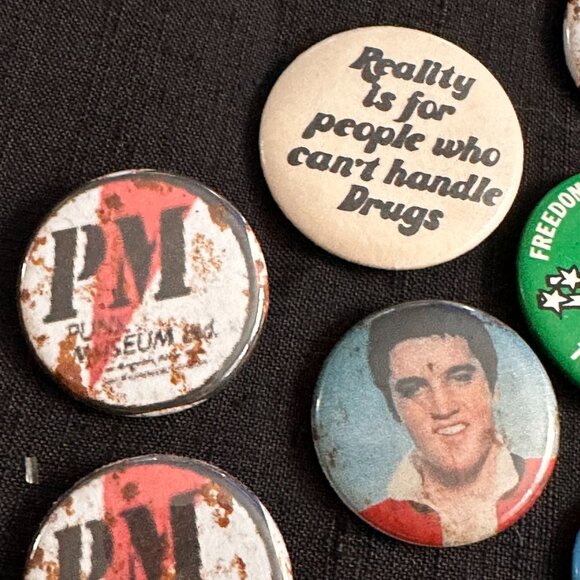 LOT of 16 Vintage Buttons - Rock - Political - Message - Advertising - Picture 4 of 10